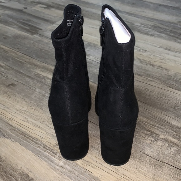 ASOS Design Ella heeled sock boots in black - Picture 4 of 4